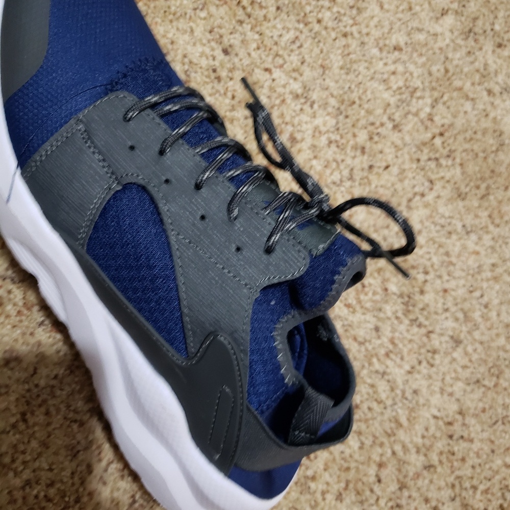 Avia Blue Tennis Shoes size 10.5